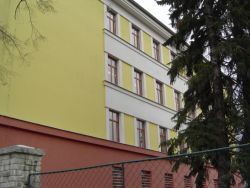 a znova zespodu