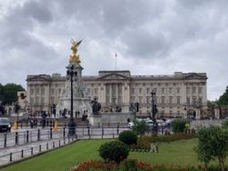 7. Buckingham Palace.jpg