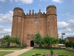 4. Kenilworth castle.jpg
