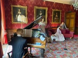 5.  Warwick Castle - chambers.jpg