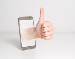 iphone-smartphone-hand-screen-abstract-people-1198980-pxhere.com.jpg