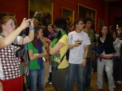 1210064132_louvre1.jpg