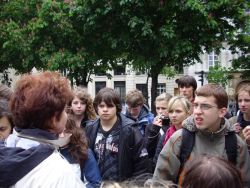 1210064146_debata2.jpg